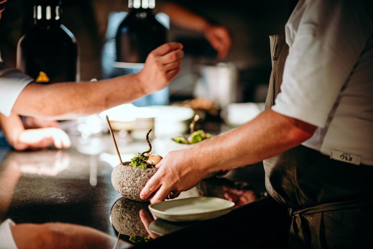 Hotel Oku Ibiza (Adults Only) Sant Antoni de Portmany Esterno foto Chef preparing a dish