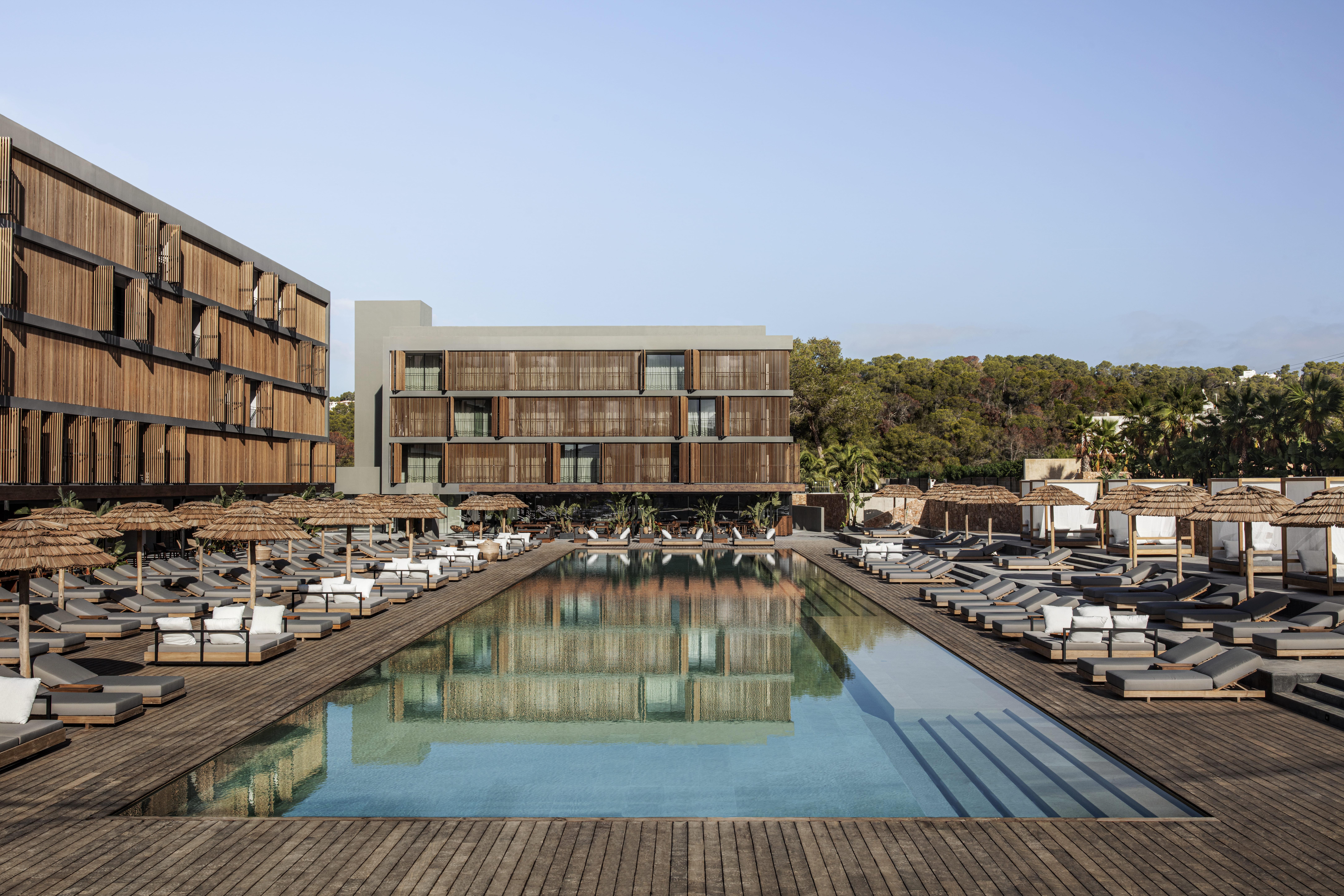 Hotel Oku Ibiza (Adults Only) Sant Antoni de Portmany Esterno foto The hotel's main pool